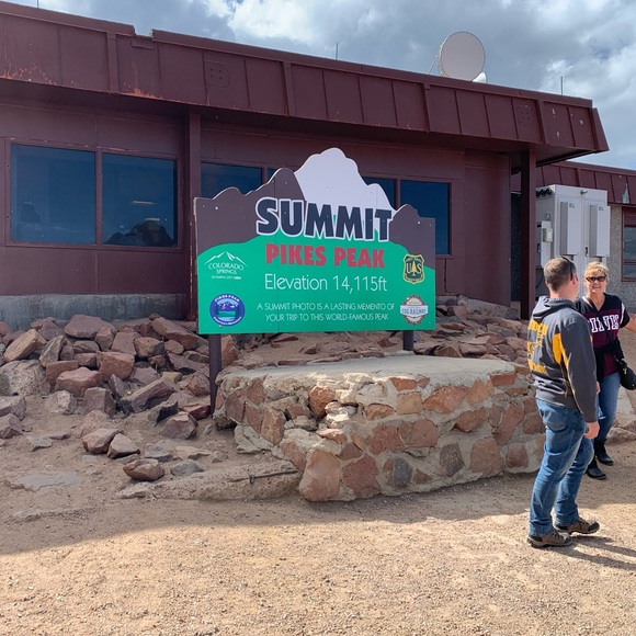 Meet Your Posher, Jacqueline! - Picture 5 of 7